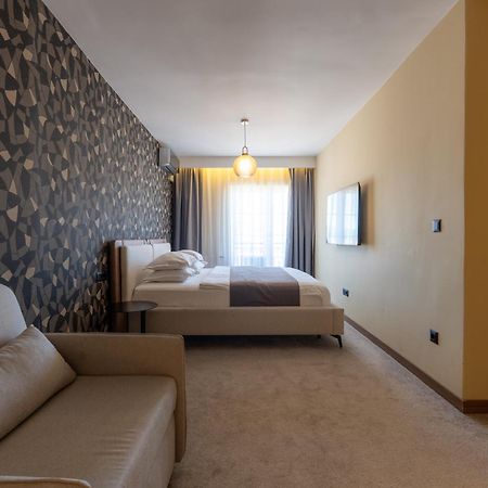 Downtown Apartments Prishtinë Ngoại thất bức ảnh