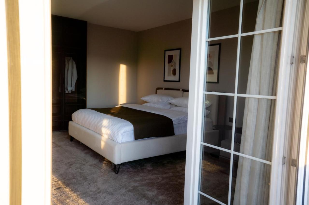 Downtown Apartments Prishtinë Ngoại thất bức ảnh