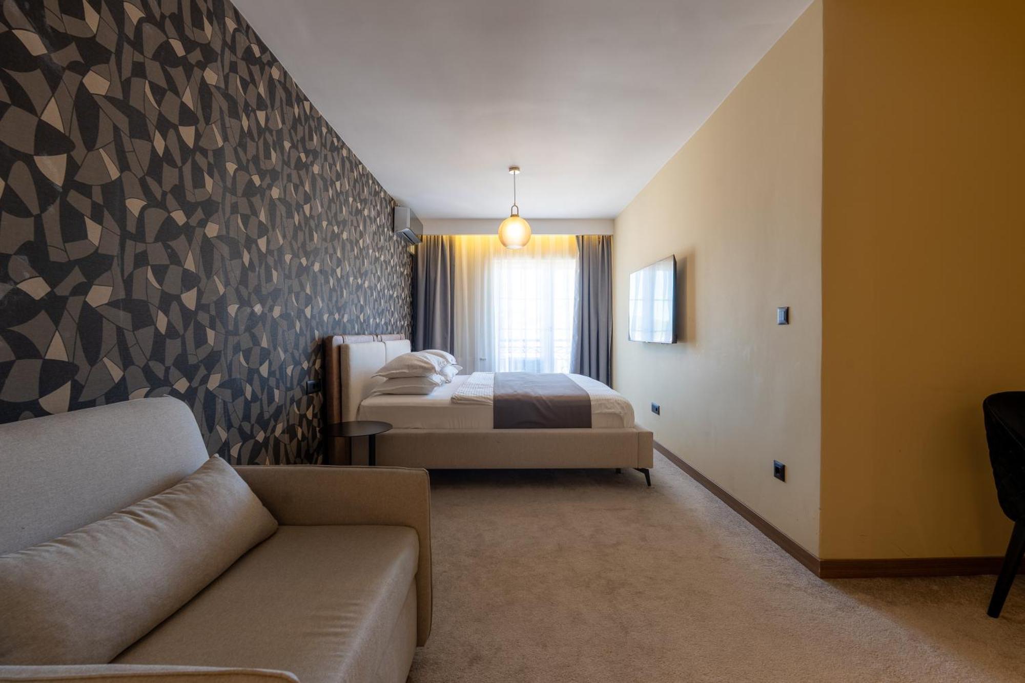 Downtown Apartments Prishtinë Ngoại thất bức ảnh