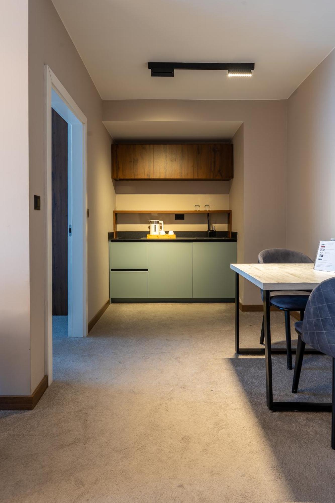 Downtown Apartments Prishtinë Ngoại thất bức ảnh