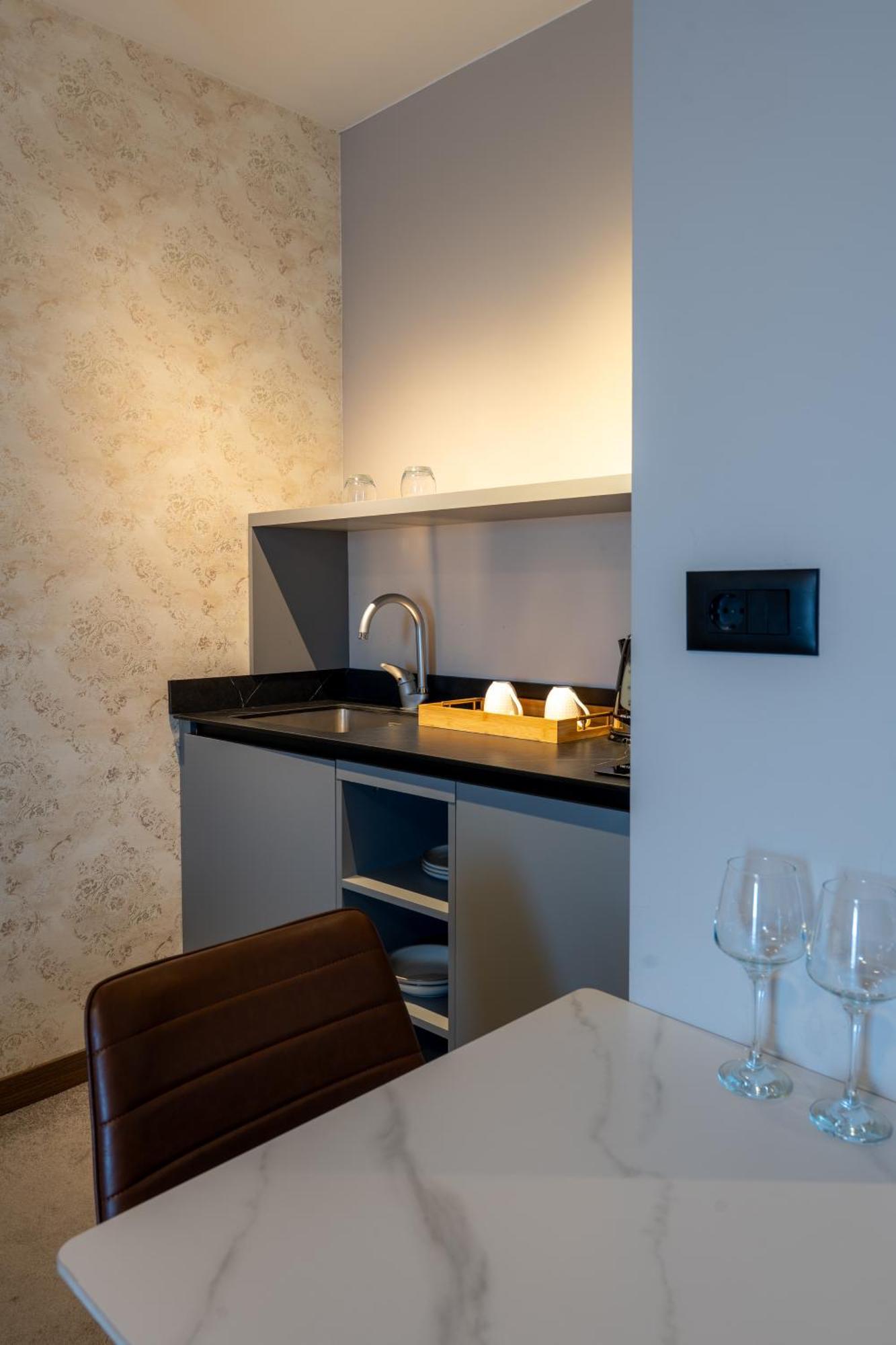 Downtown Apartments Prishtinë Ngoại thất bức ảnh