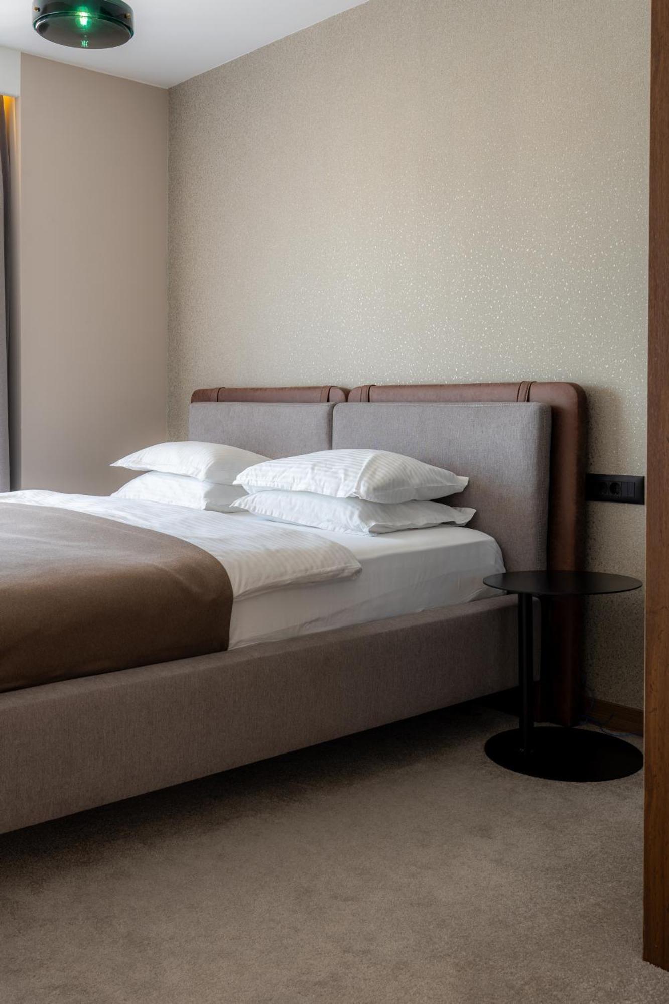 Downtown Apartments Prishtinë Ngoại thất bức ảnh
