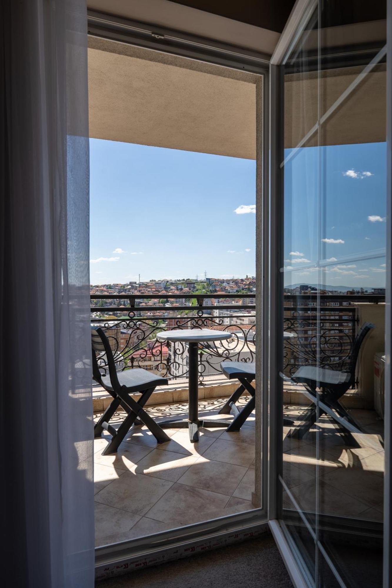 Downtown Apartments Prishtinë Ngoại thất bức ảnh
