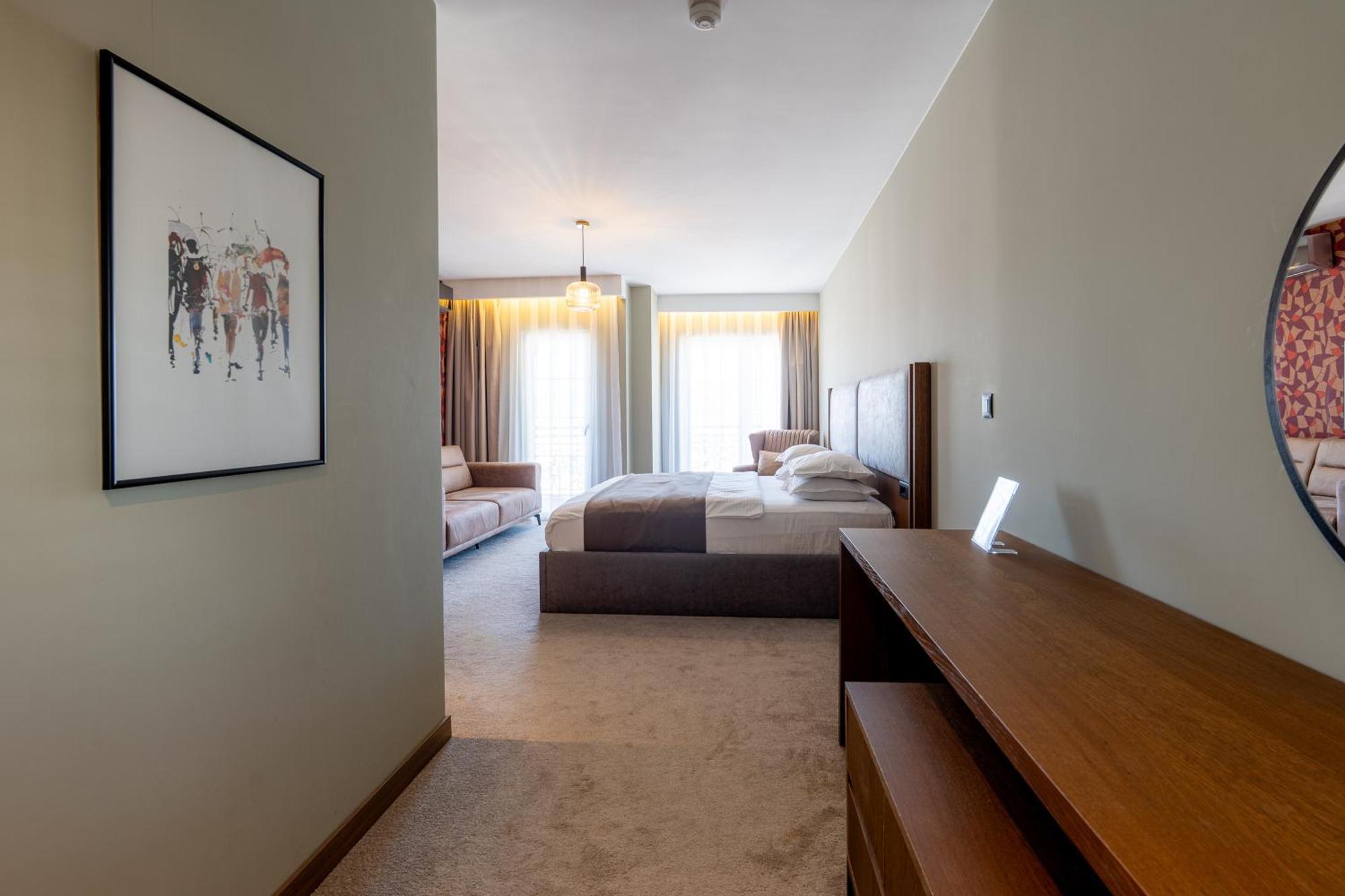 Downtown Apartments Prishtinë Ngoại thất bức ảnh