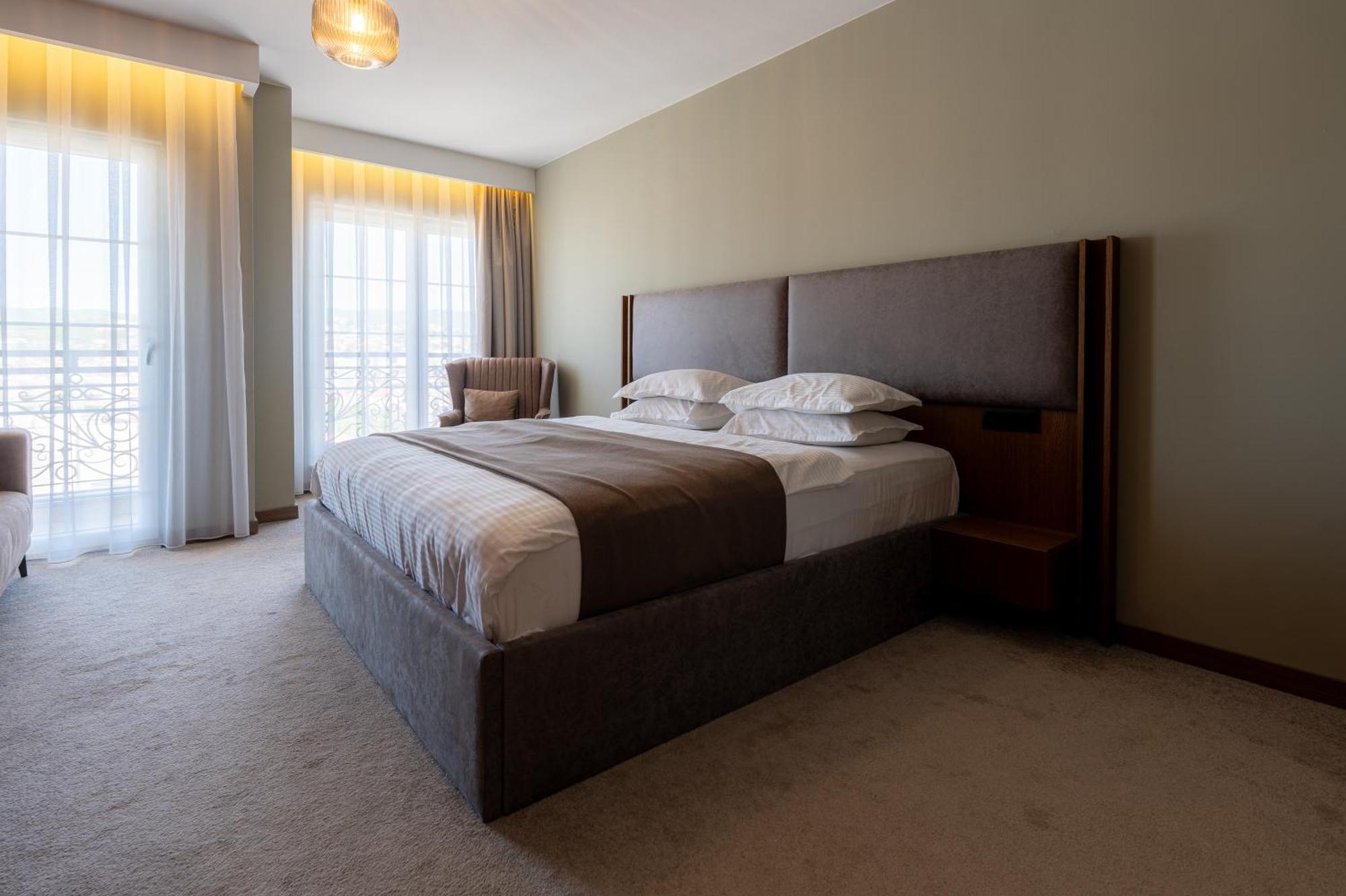Downtown Apartments Prishtinë Ngoại thất bức ảnh