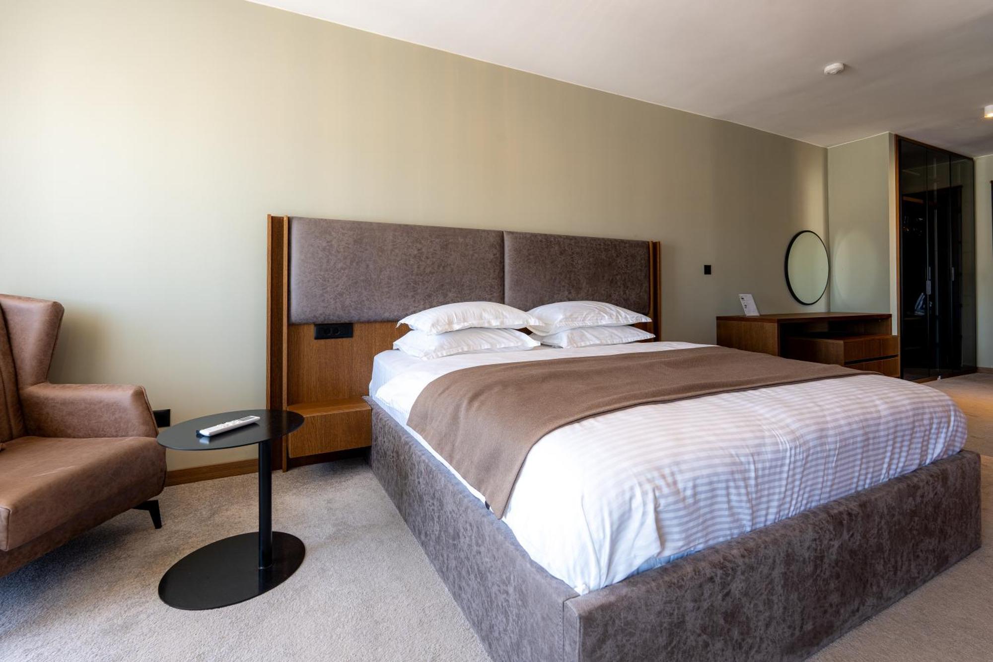 Downtown Apartments Prishtinë Ngoại thất bức ảnh