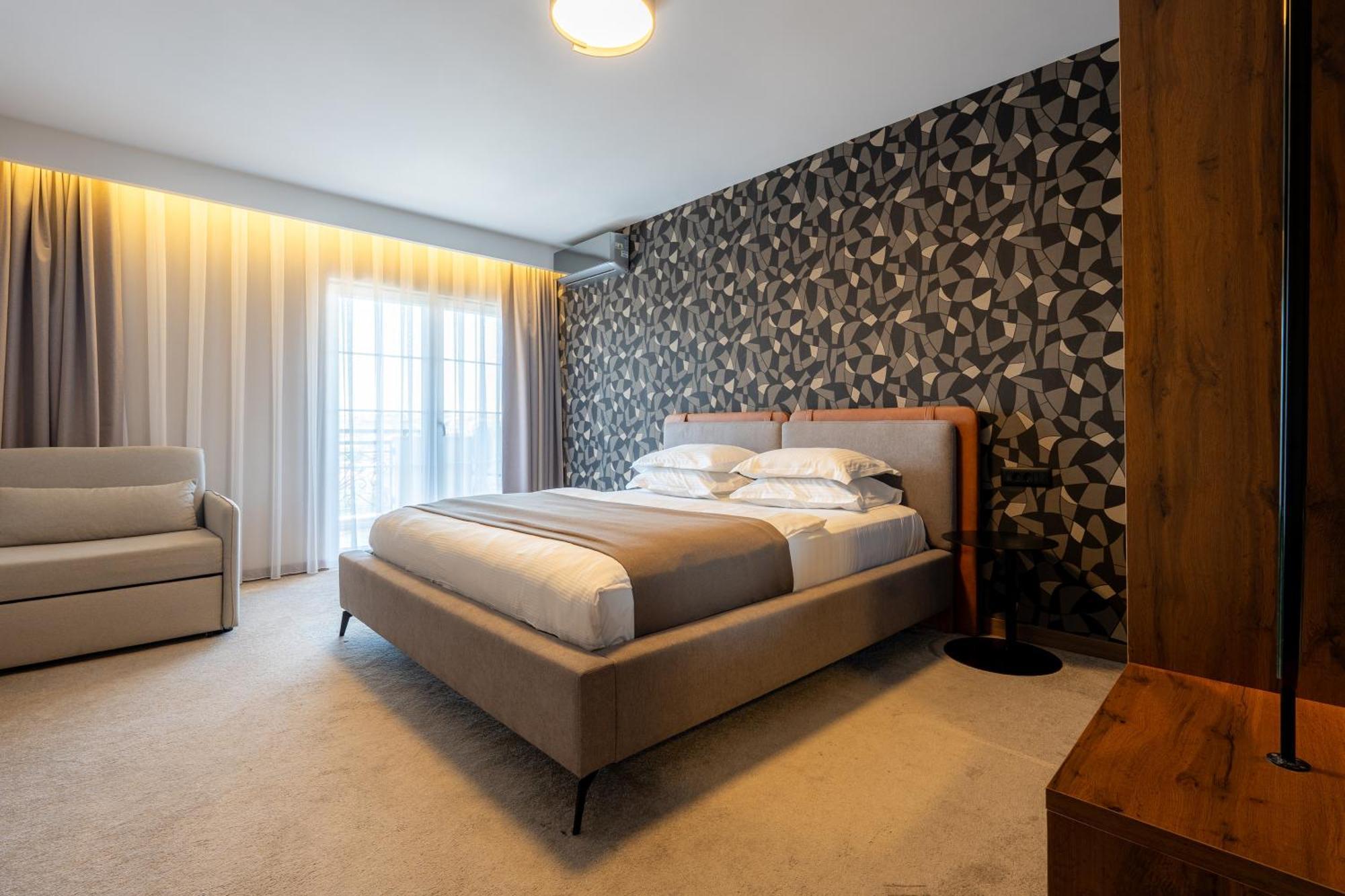 Downtown Apartments Prishtinë Ngoại thất bức ảnh